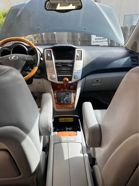 2005 Lexus RX 2nd Gen - Image 10 of 16