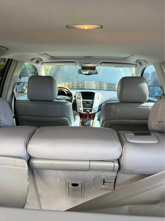 2005 Lexus RX 2nd Gen - Image 2 of 16