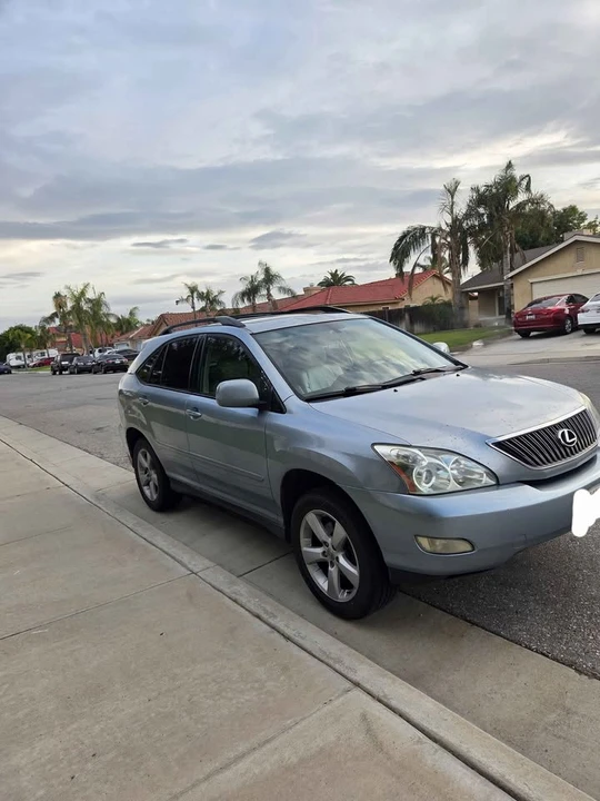 2005 Lexus RX 2nd Gen - Image 2 of 12