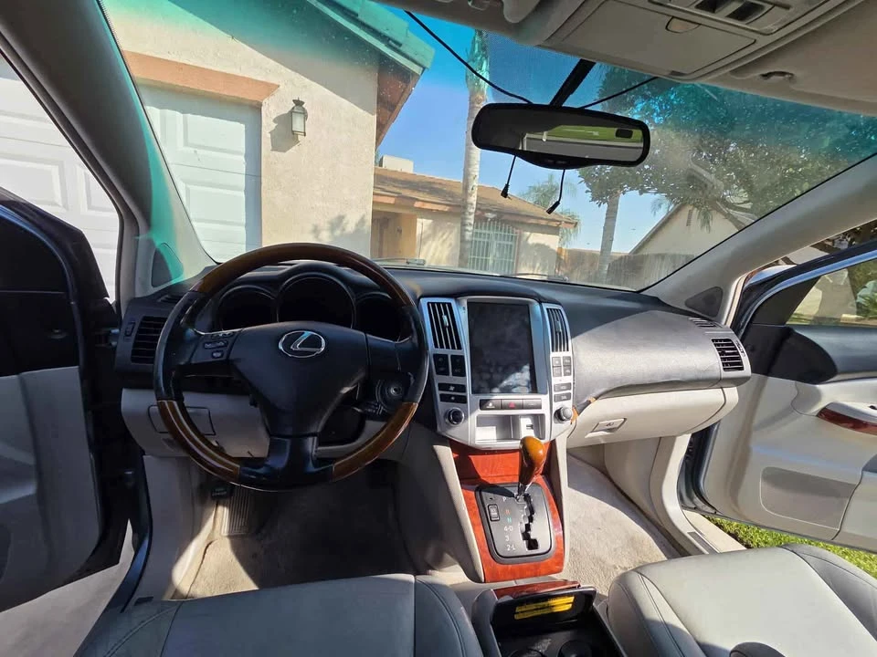 2005 Lexus RX 2nd Gen - Image 9 of 12