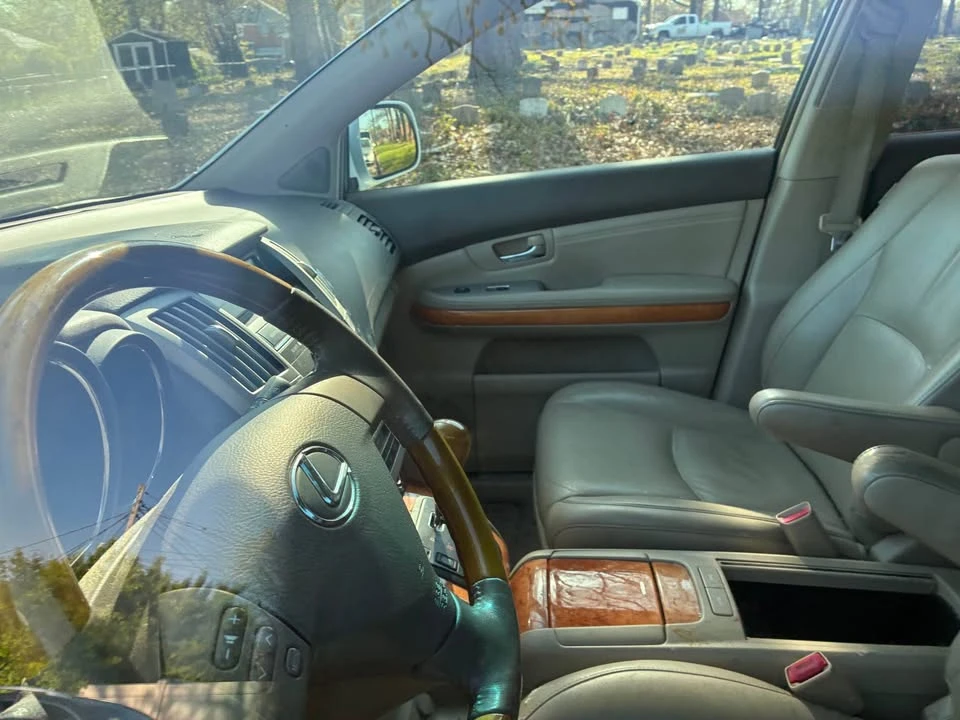 2005 Lexus RX 2nd Gen - Image 5 of 5