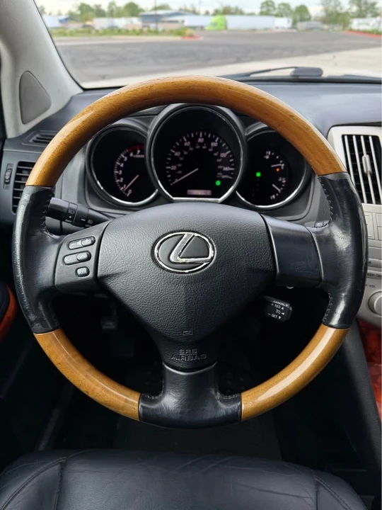 2005 Lexus RX 2nd Gen - Image 10 of 17