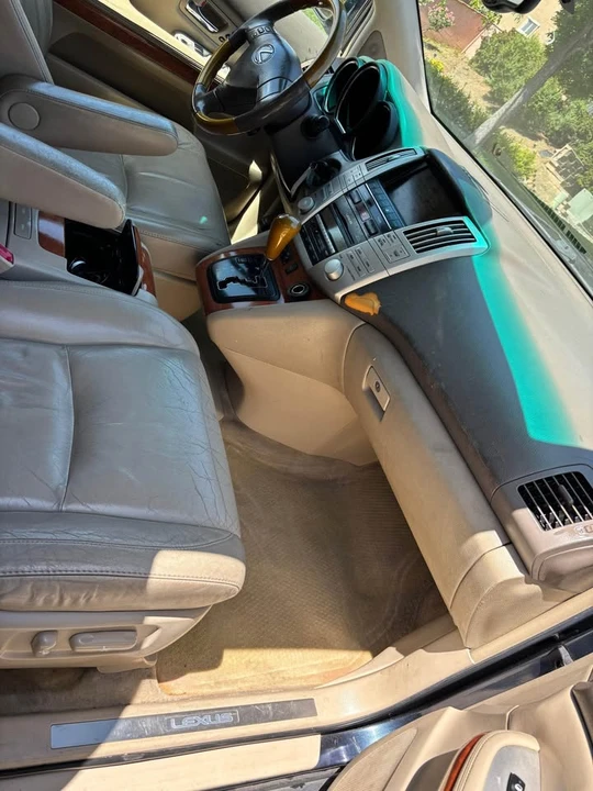 2005 Lexus RX 2nd Gen - Image 17 of 20