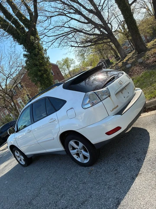 2005 Lexus RX 2nd Gen - Image 3 of 5