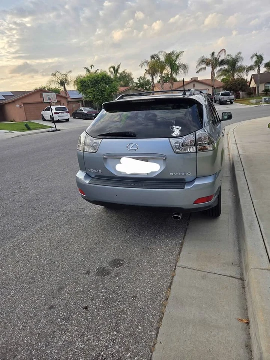 2005 Lexus RX 2nd Gen - Image 3 of 12