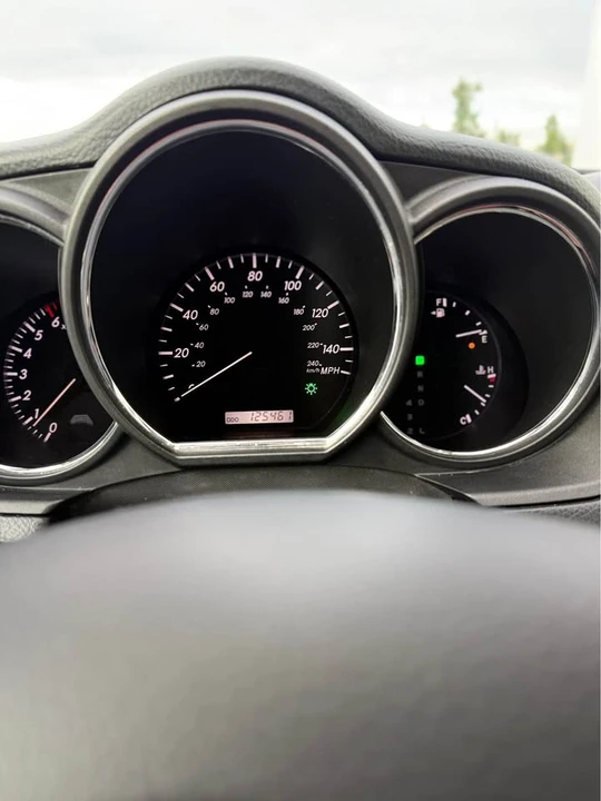 2005 Lexus RX 2nd Gen - Image 9 of 17