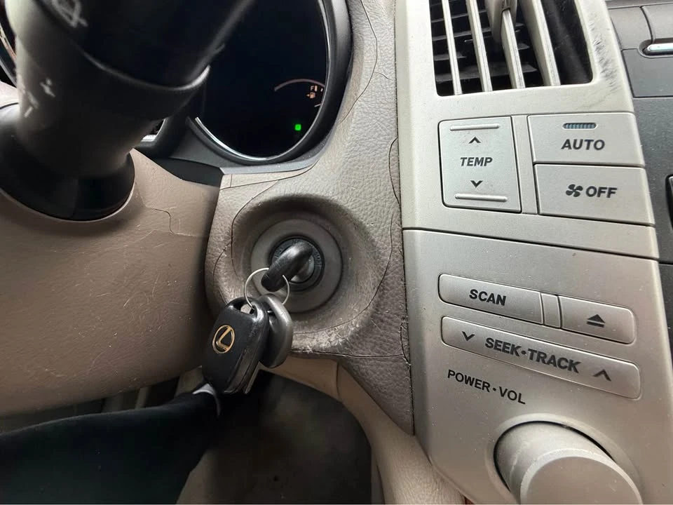 2005 Lexus RX 2nd Gen - Image 18 of 20