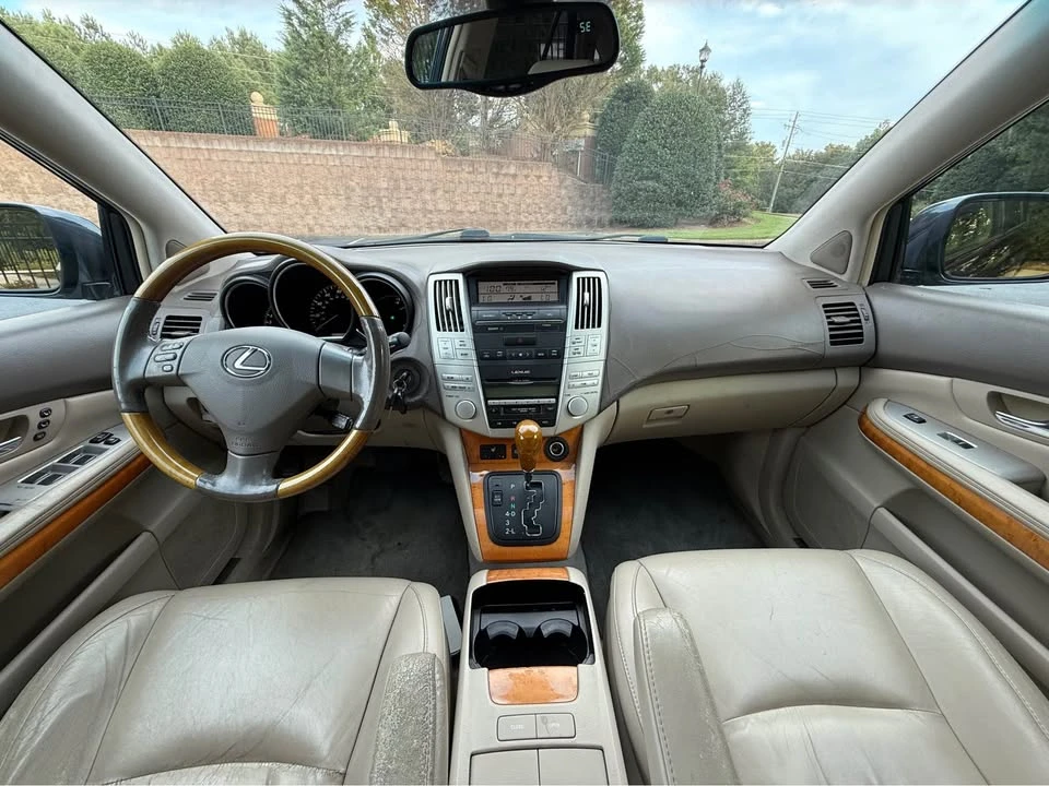2005 Lexus RX 2nd Gen - Image 19 of 20