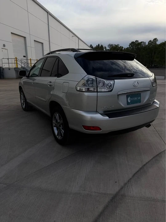 2005 Lexus RX 2nd Gen - Image 2 of 17