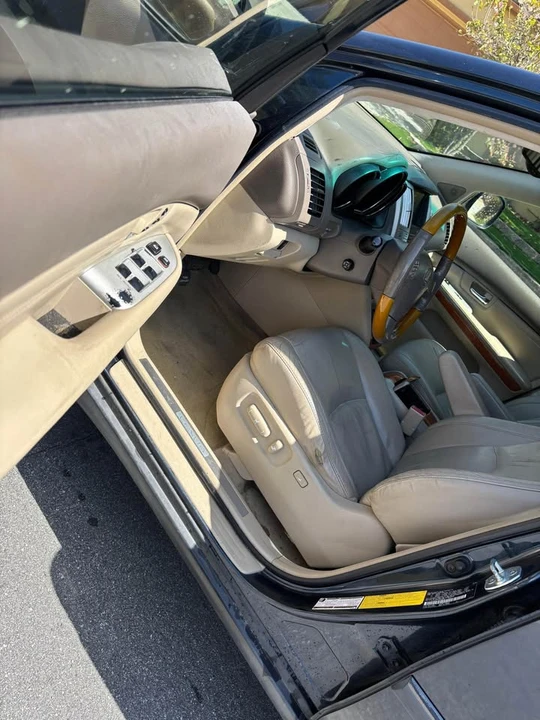 2005 Lexus RX 2nd Gen - Image 13 of 20