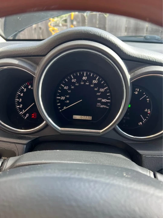 2005 Lexus RX 2nd Gen - Image 3 of 16