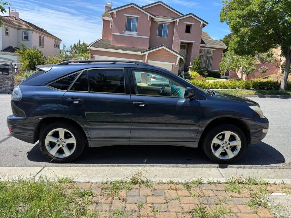 2005 Lexus RX 2nd Gen - Image 8 of 20