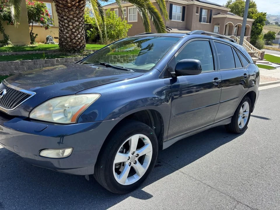 2005 Lexus RX 2nd Gen - Image 5 of 20