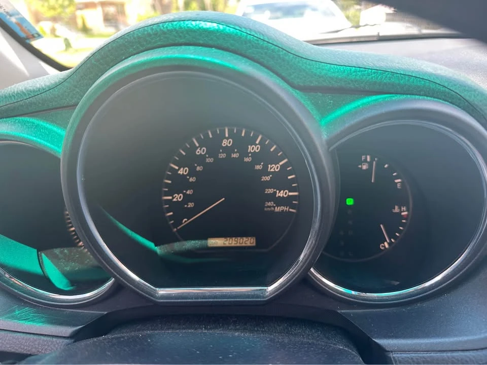 2005 Lexus RX 2nd Gen - Image 11 of 14
