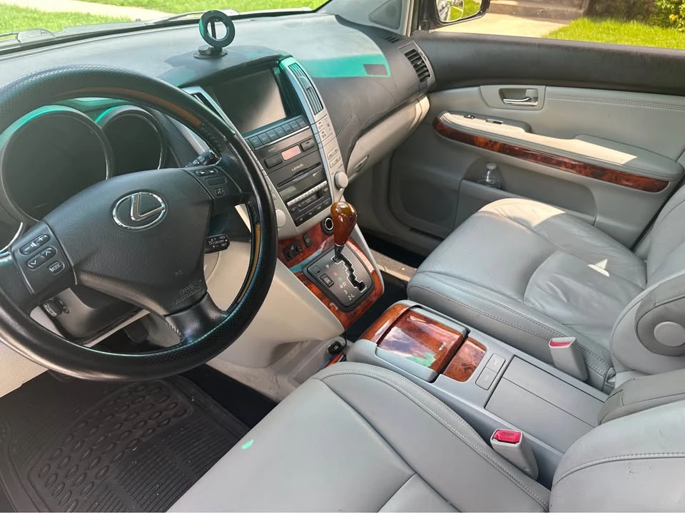 2005 Lexus RX 2nd Gen - Image 5 of 14