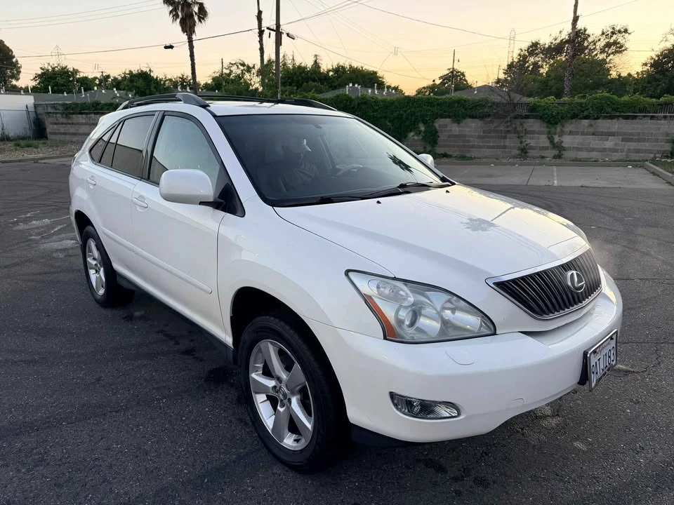 2005 Lexus RX 2nd Gen - Image 3 of 18