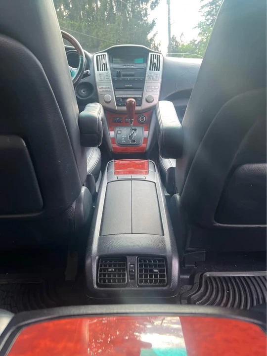 2005 Lexus RX 2nd Gen - Image 3 of 8