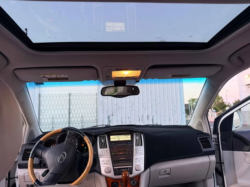 2005 Lexus RX 2nd Gen - Image 15 of 18