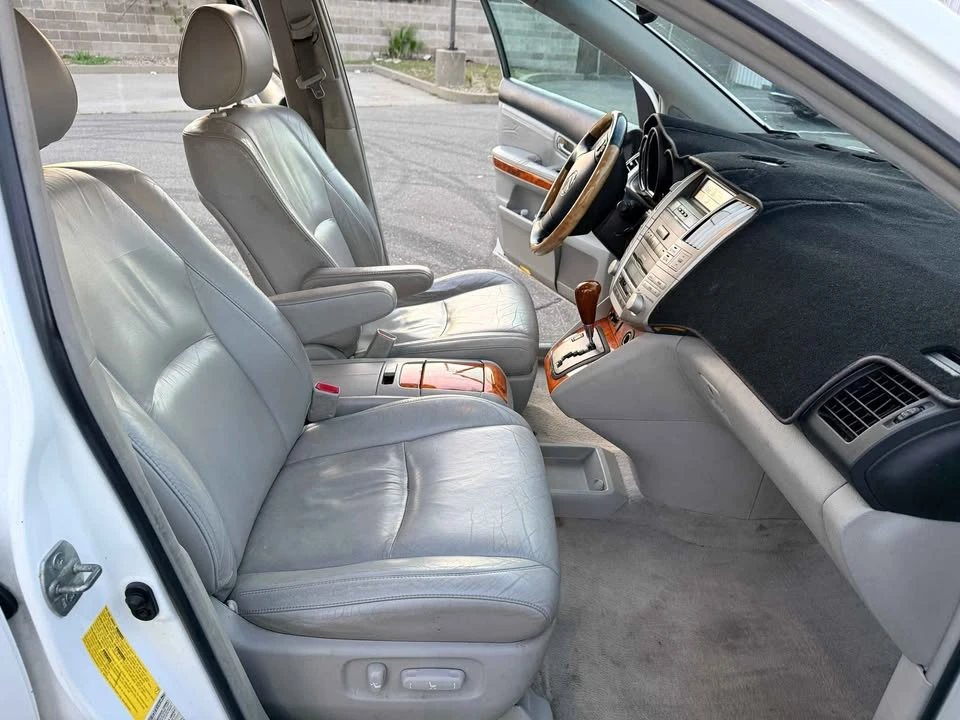2005 Lexus RX 2nd Gen - Image 9 of 18