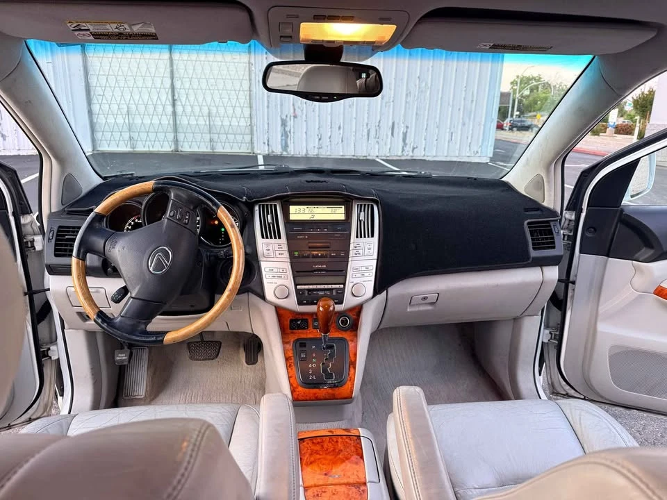 2005 Lexus RX 2nd Gen - Image 14 of 18