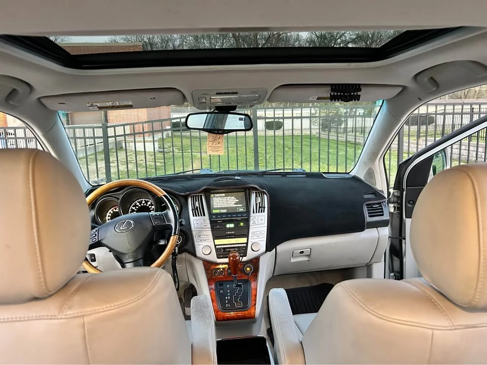 2005 Lexus RX 2nd Gen - Image 10 of 11