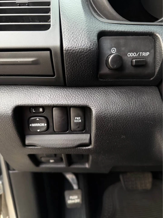 2005 Lexus RX 2nd Gen - Image 16 of 16
