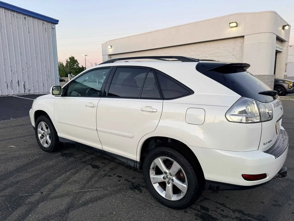 2005 Lexus RX 2nd Gen - Image 5 of 18