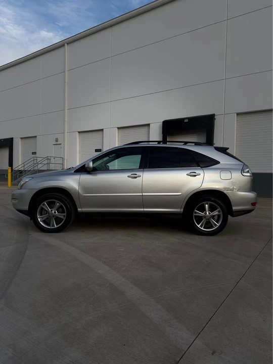 2005 Lexus RX 2nd Gen - Image 4 of 16