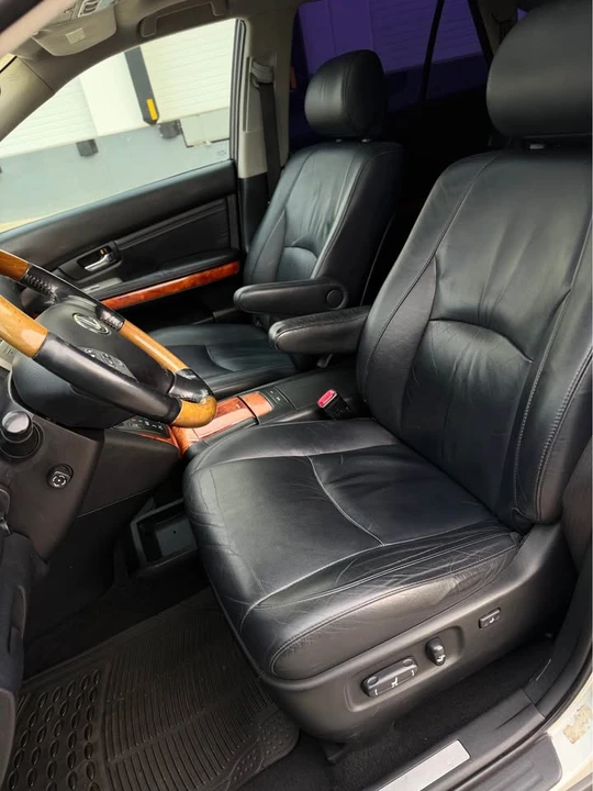 2005 Lexus RX 2nd Gen - Image 13 of 16