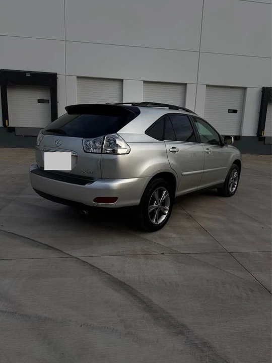 2005 Lexus RX 2nd Gen - Image 3 of 16