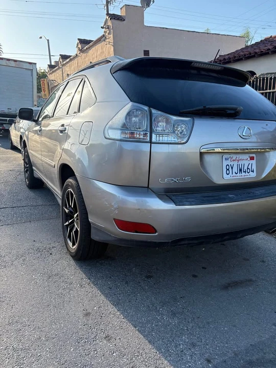 2005 Lexus RX 2nd Gen - Image 3 of 9