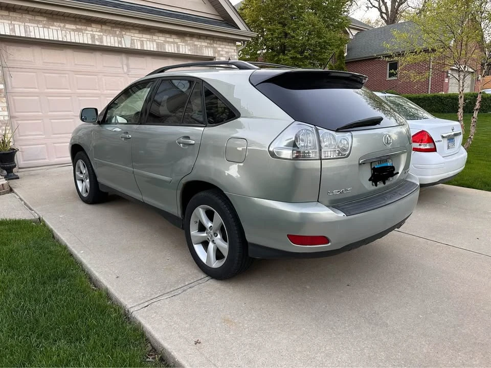2005 Lexus RX 2nd Gen - Image 2 of 10