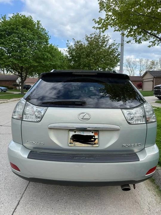 2005 Lexus RX 2nd Gen - Image 2 of 15