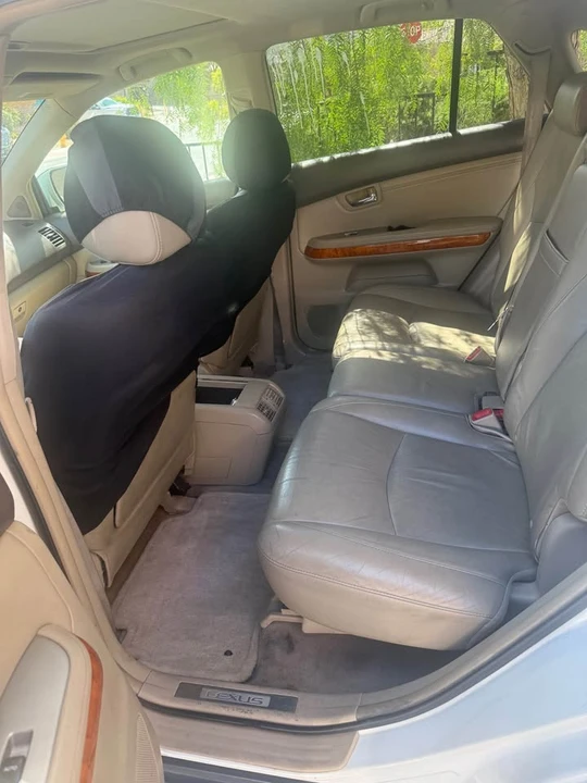 2005 Lexus RX 2nd Gen - Image 3 of 4