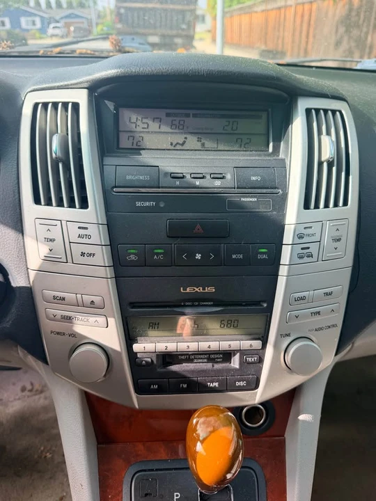 2005 Lexus RX 2nd Gen - Image 6 of 9