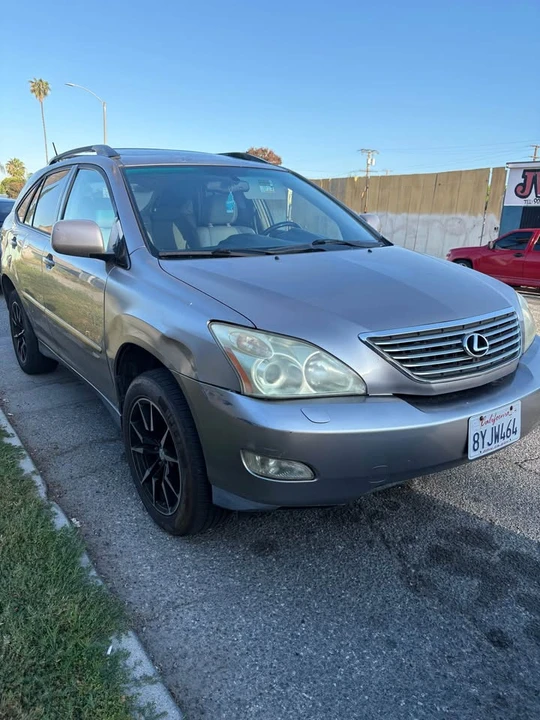 2005 Lexus RX 2nd Gen - Image 2 of 9