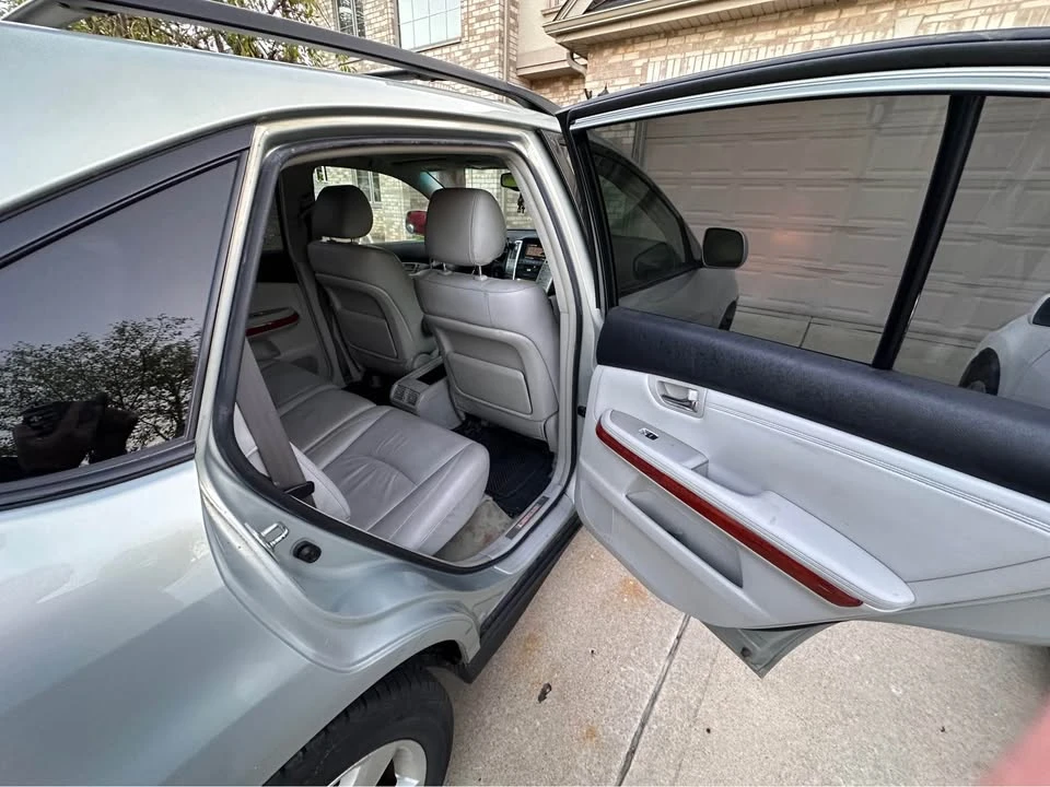 2005 Lexus RX 2nd Gen - Image 6 of 10