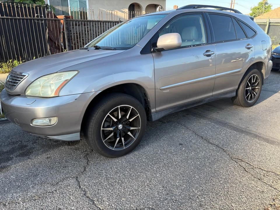 2005 Lexus RX 2nd Gen - Image 4 of 9