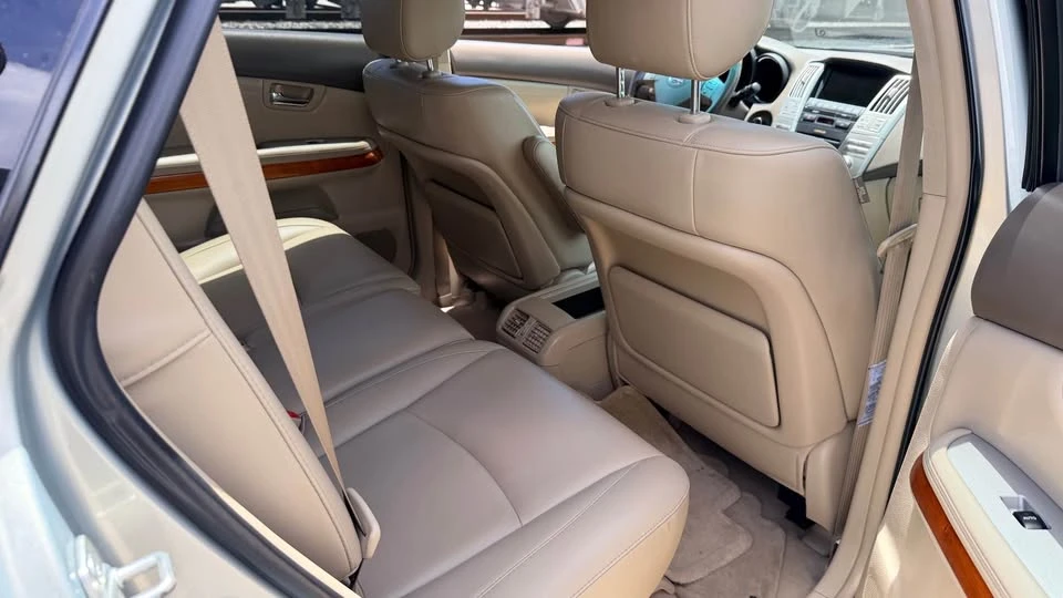 2005 Lexus RX 2nd Gen - Image 10 of 13