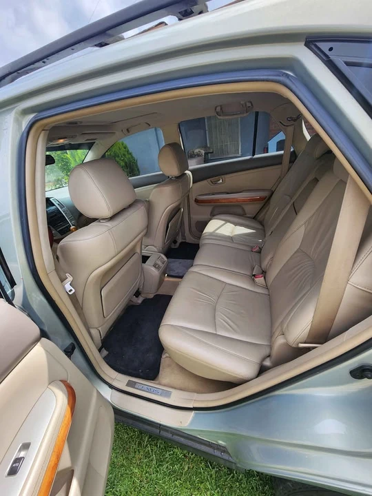 2005 Lexus RX 2nd Gen - Image 4 of 7
