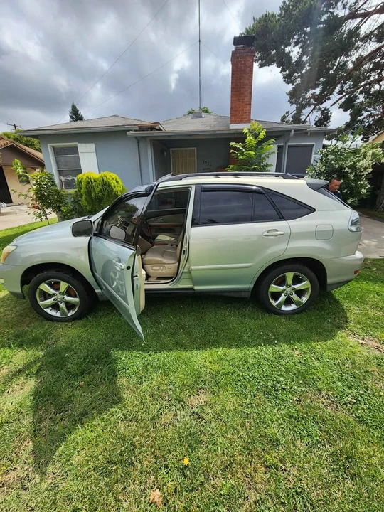 2005 Lexus RX 2nd Gen - Image 5 of 7