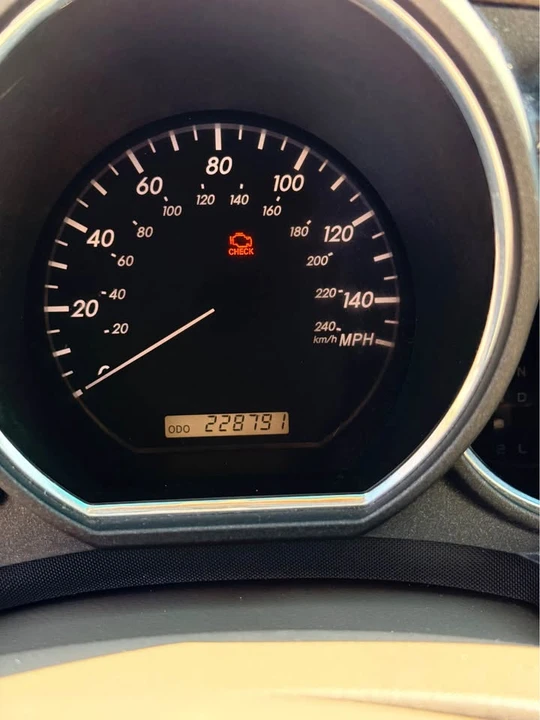 2005 Lexus RX 2nd Gen - Image 11 of 12