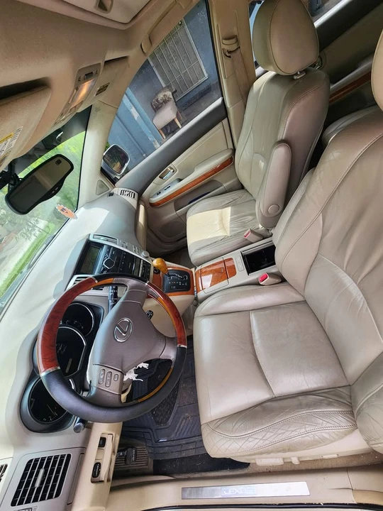 2005 Lexus RX 2nd Gen - Image 3 of 7