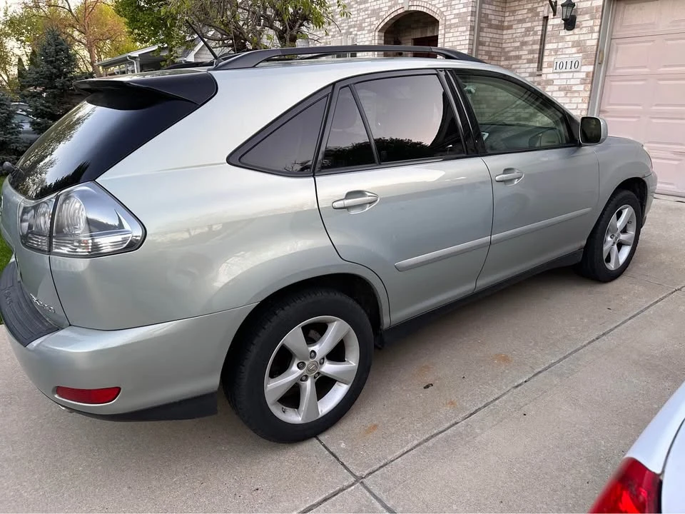 2005 Lexus RX 2nd Gen - Image 3 of 10
