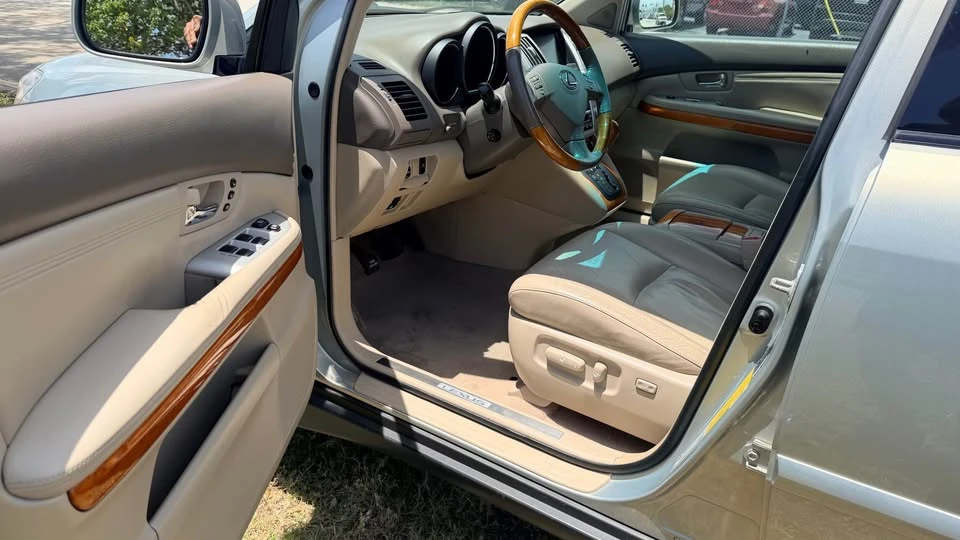 2005 Lexus RX 2nd Gen - Image 11 of 13