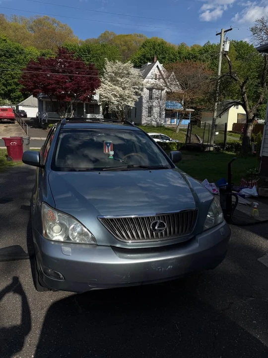2005 Lexus RX 2nd Gen - Image 2 of 18