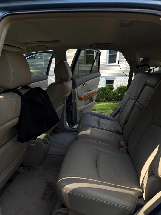 2005 Lexus RX 2nd Gen - Image 15 of 18