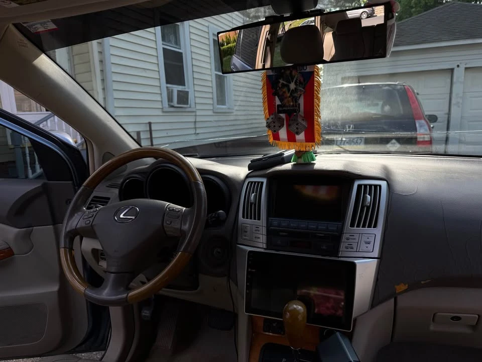 2005 Lexus RX 2nd Gen - Image 8 of 18