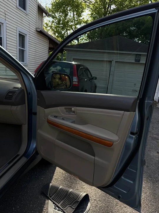 2005 Lexus RX 2nd Gen - Image 11 of 18