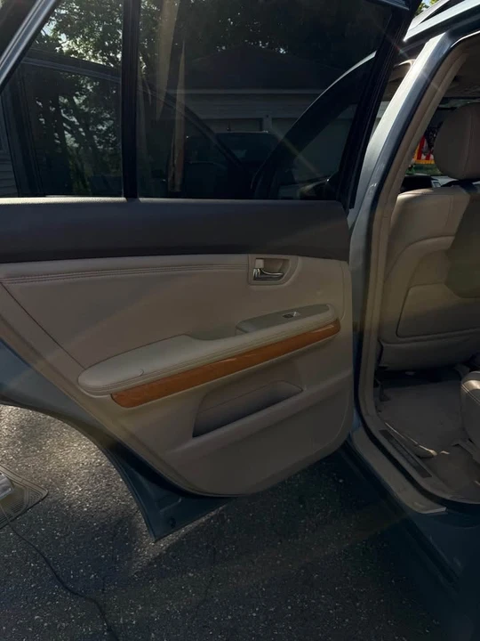 2005 Lexus RX 2nd Gen - Image 10 of 18